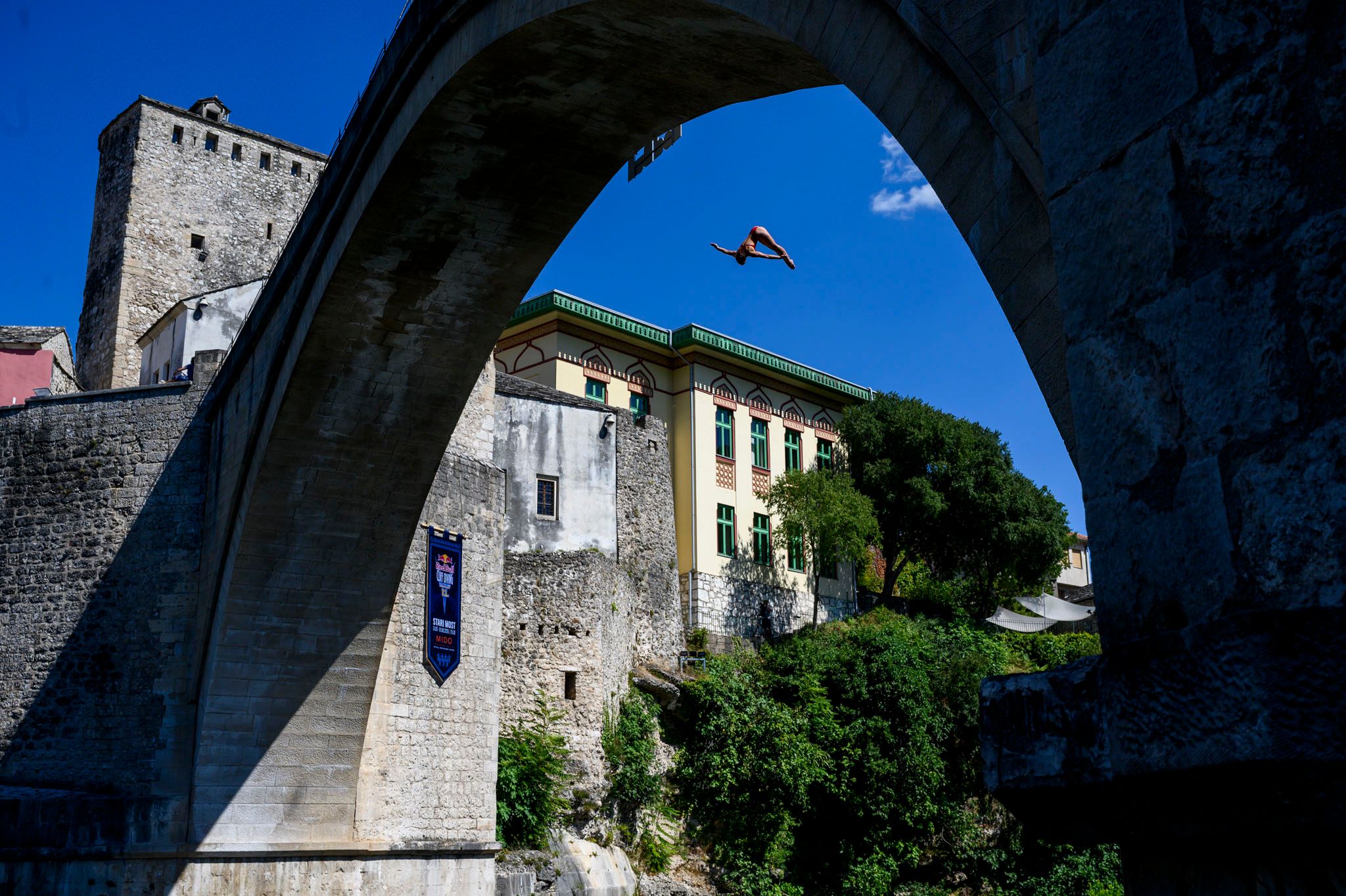 Video / Red Bull Cliff Diving: Iffland i Gimeno preuzeli vodstvo nako uzbudljivog drugog dana skokova sa Starog mosta