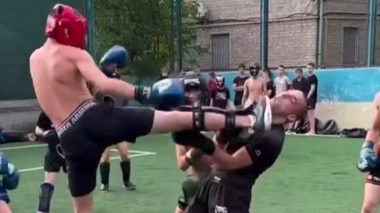 Upoznajte Futbox – bizarni sport gdje su brutalne tuče sastavni dio svake utakmice