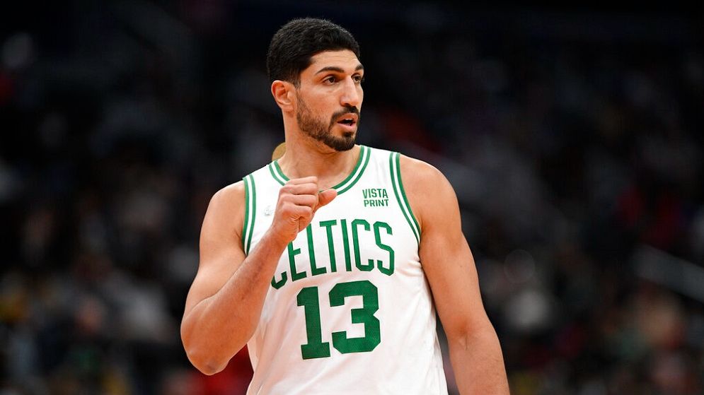Izjasnio se kao žena: Da li će Enes Kanter zaigrati u WNBA?